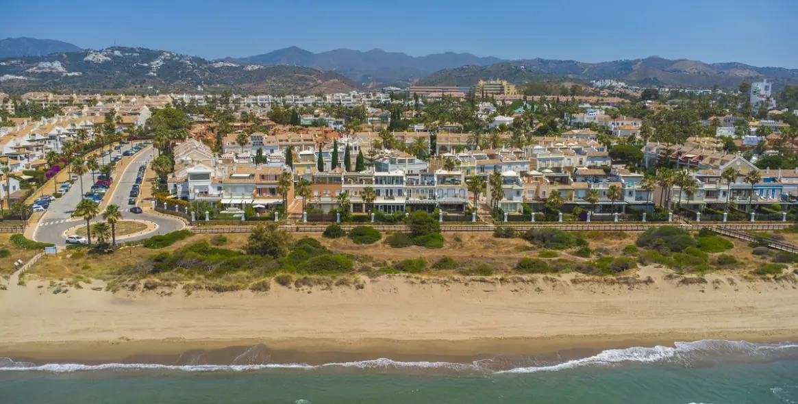 Venta de casa pareada en Bahía de Marbella 1