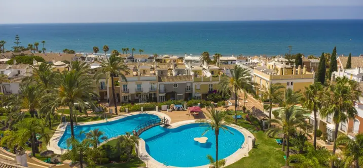 Venta de casa pareada en Bahía de Marbella 1