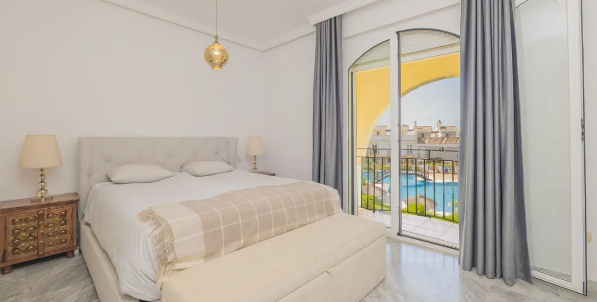 Venta de casa pareada en Bahía de Marbella 16