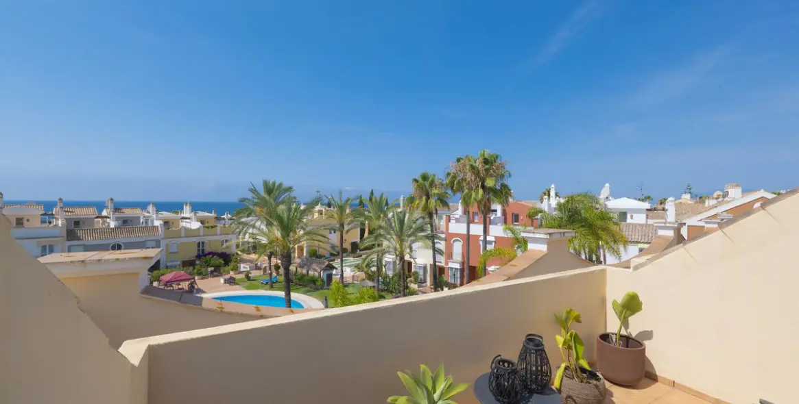 Venta de casa pareada en Bahía de Marbella 24