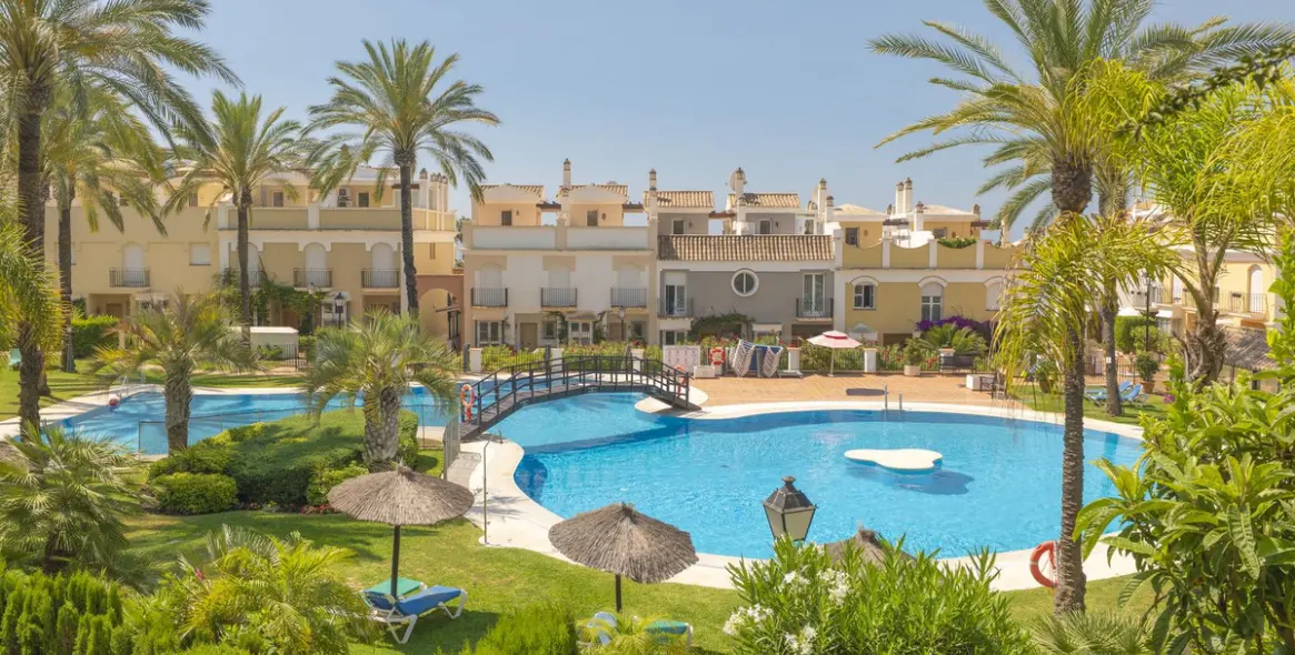 Venta de casa pareada en Bahía de Marbella 25