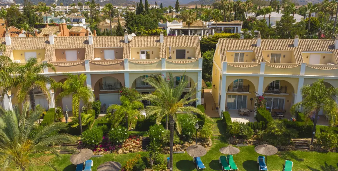 Venta de casa pareada en Bahía de Marbella 28