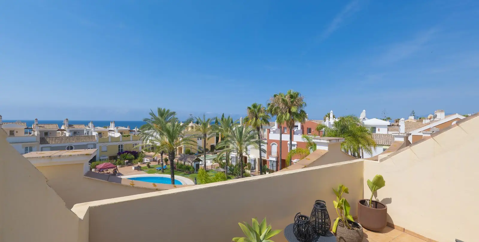 Продажа дома на две семьи в Bahía de Marbella 24