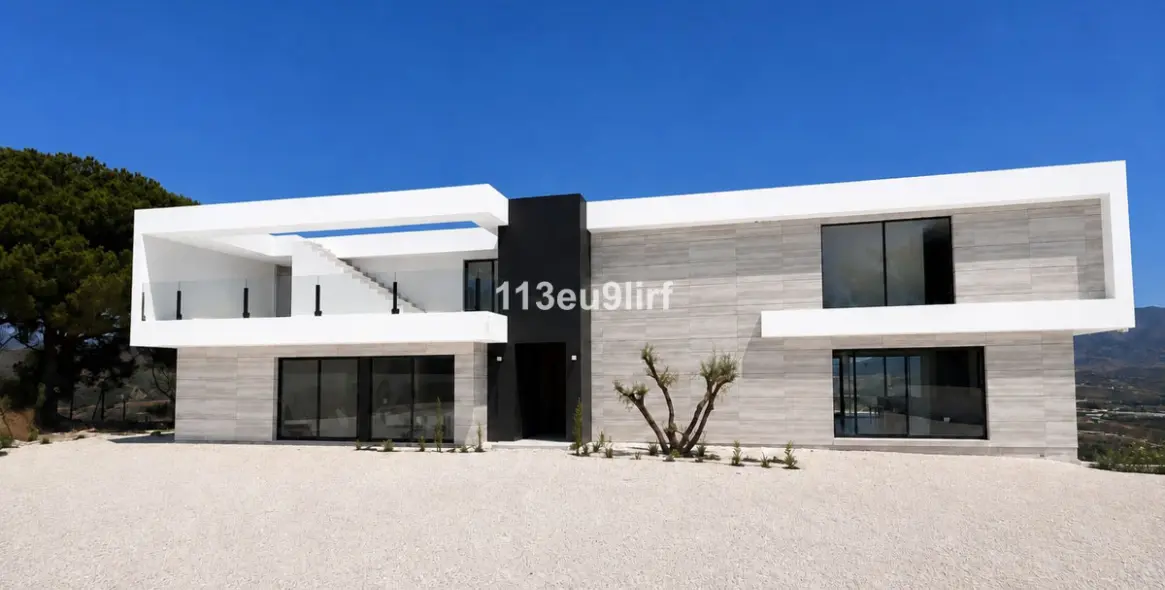 Sale of detached villa in La Cala Golf 1