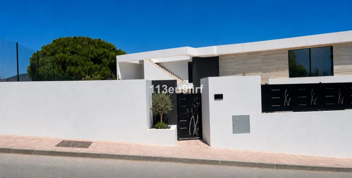 Sale of detached villa in La Cala Golf 8