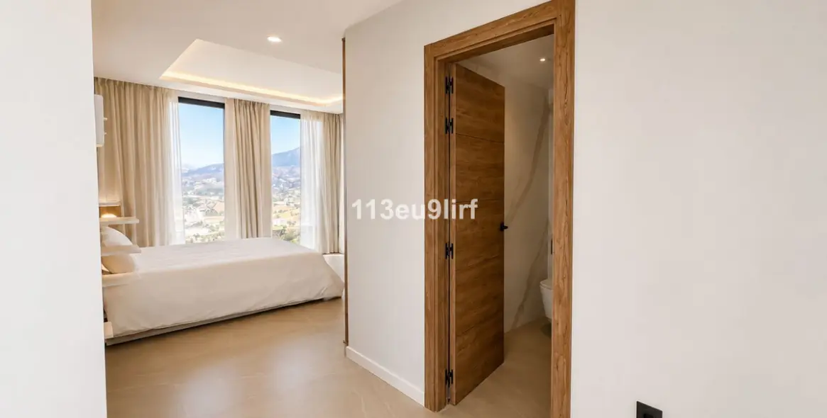 Sale of detached villa in La Cala Golf 43