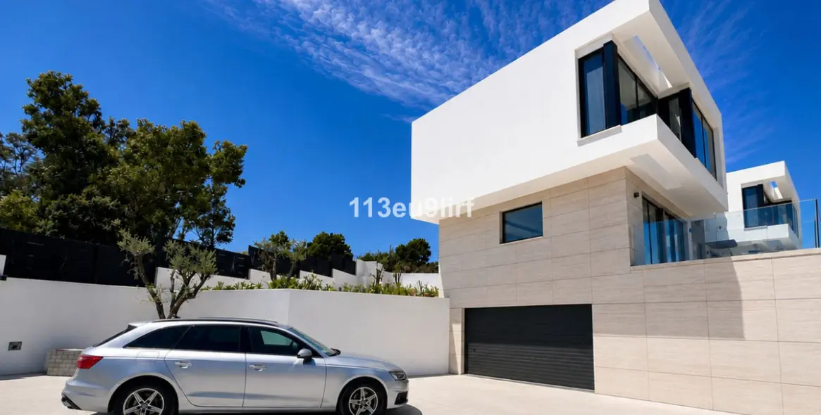 Sale of detached villa in La Cala Golf 47
