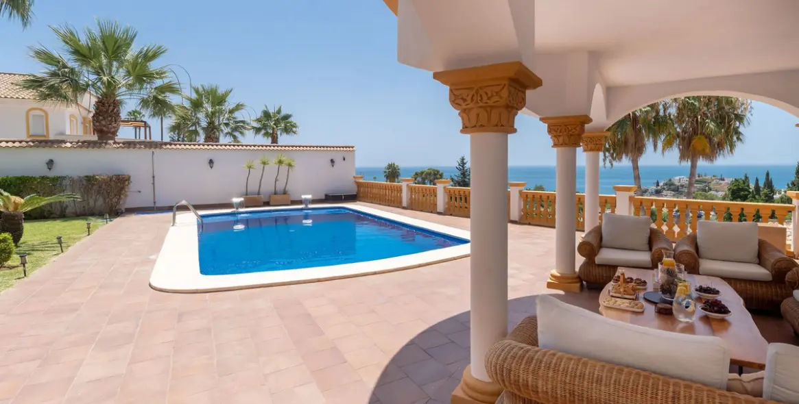 Sale of detached villa in Benalmadena Costa 1