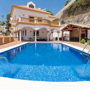 Venta de villa independiente en Benalmadena Costa
