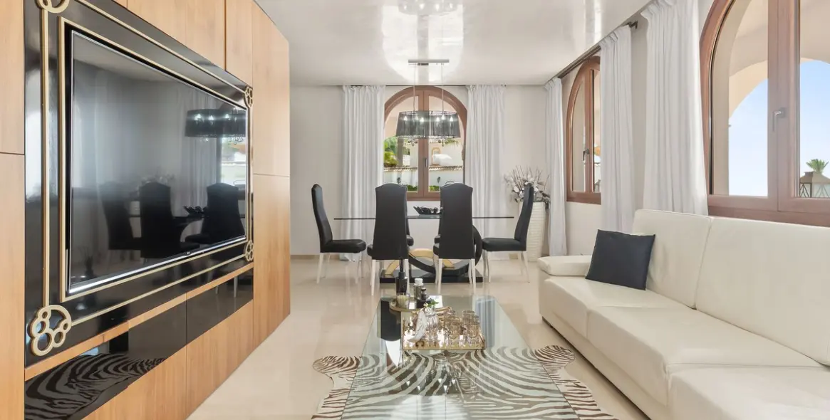 Sale of detached villa in Benalmadena Costa 4