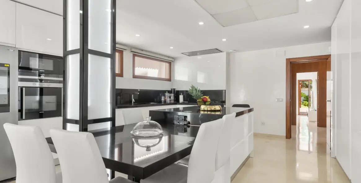 Sale of detached villa in Benalmadena Costa 13