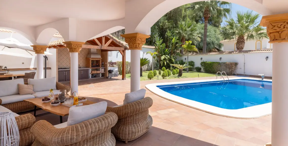 Sale of detached villa in Benalmadena Costa 15