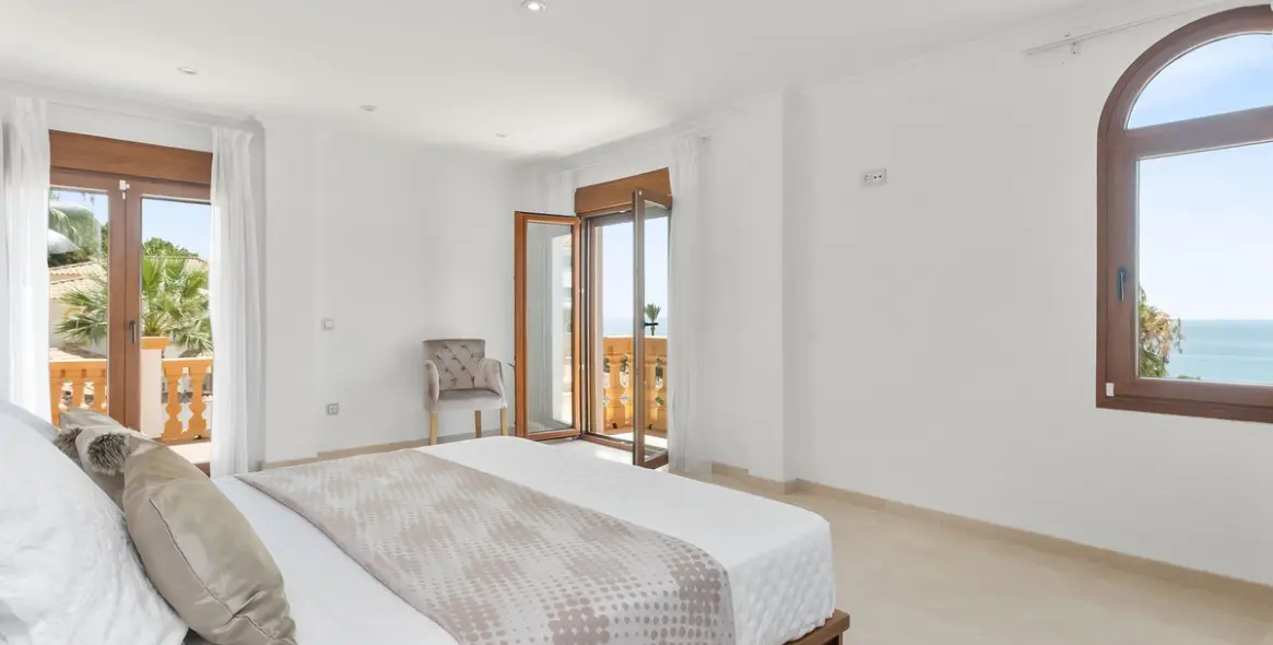 Sale of detached villa in Benalmadena Costa 19