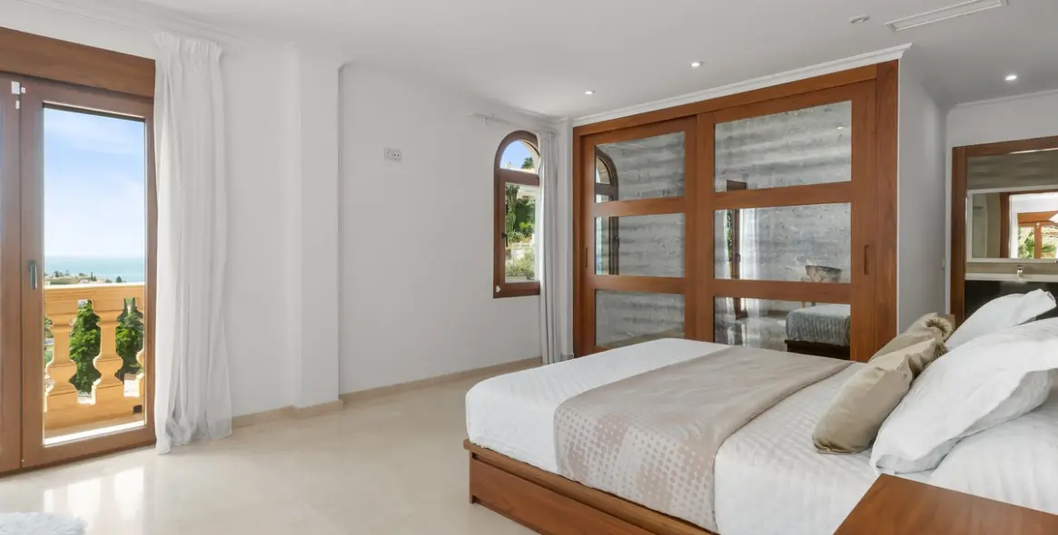 Sale of detached villa in Benalmadena Costa 21