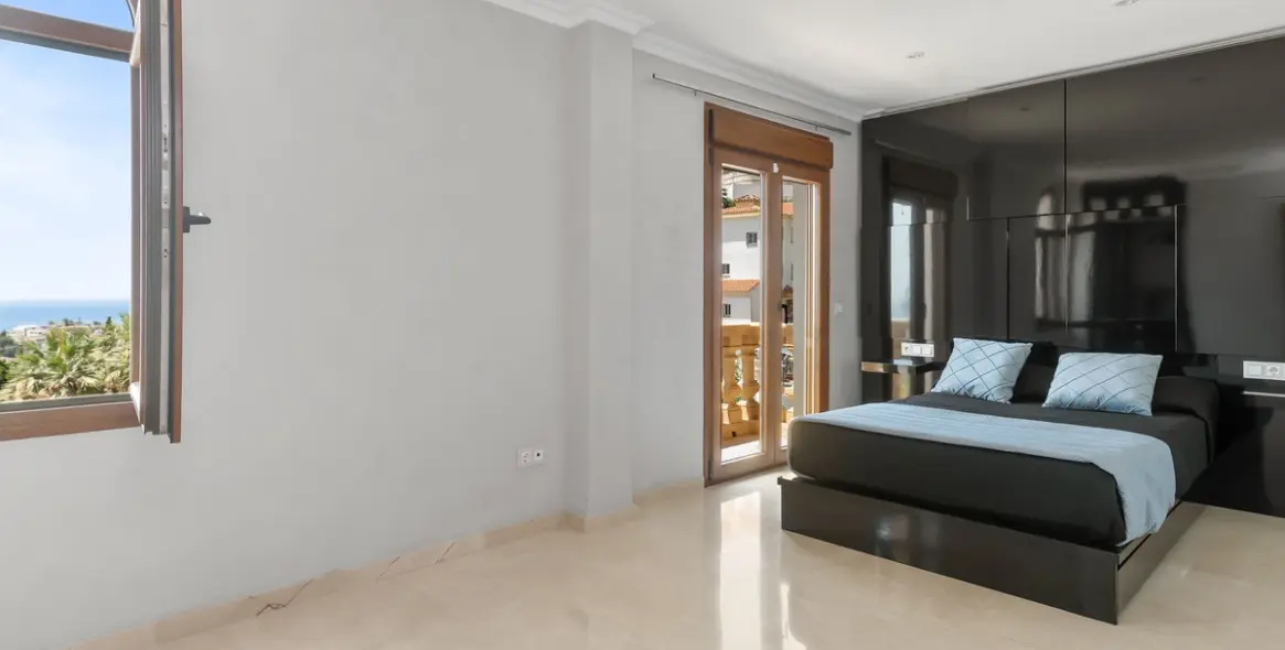 Sale of detached villa in Benalmadena Costa 26