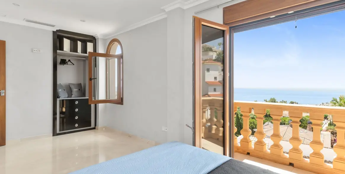Sale of detached villa in Benalmadena Costa 27