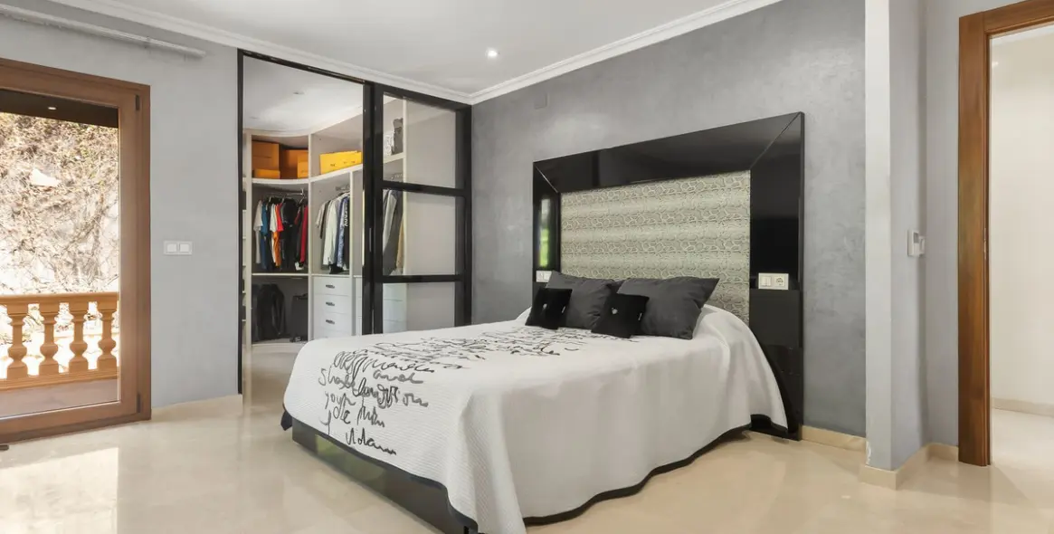 Sale of detached villa in Benalmadena Costa 30