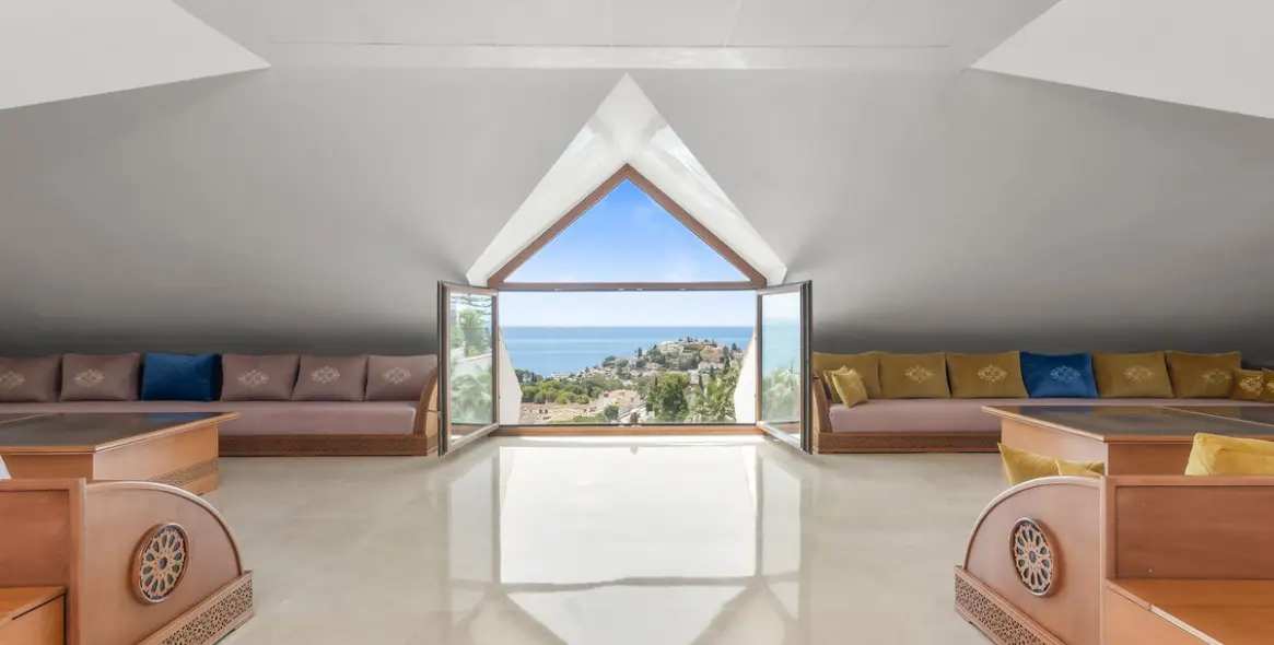 Sale of detached villa in Benalmadena Costa 37