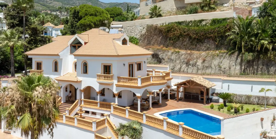 Sale of detached villa in Benalmadena Costa 68