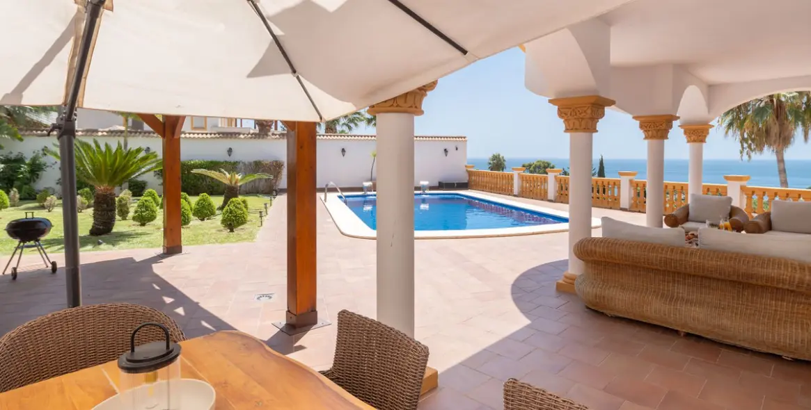 Sale of detached villa in Benalmadena Costa 70
