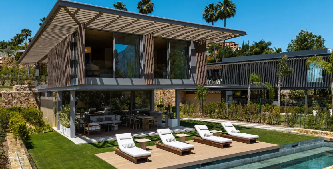 Venta de villa independiente en Nueva Andalucía 1