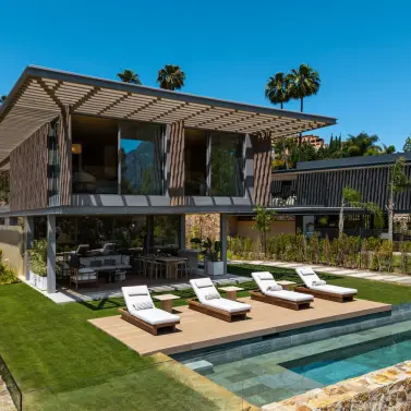 Venta de villa independiente en Nueva Andalucía