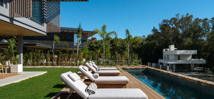 Venta de villa independiente en Nueva Andalucía 1