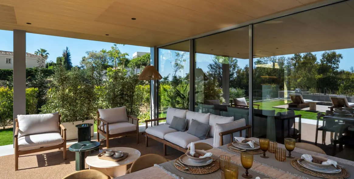 Venta de villa independiente en Nueva Andalucía 3