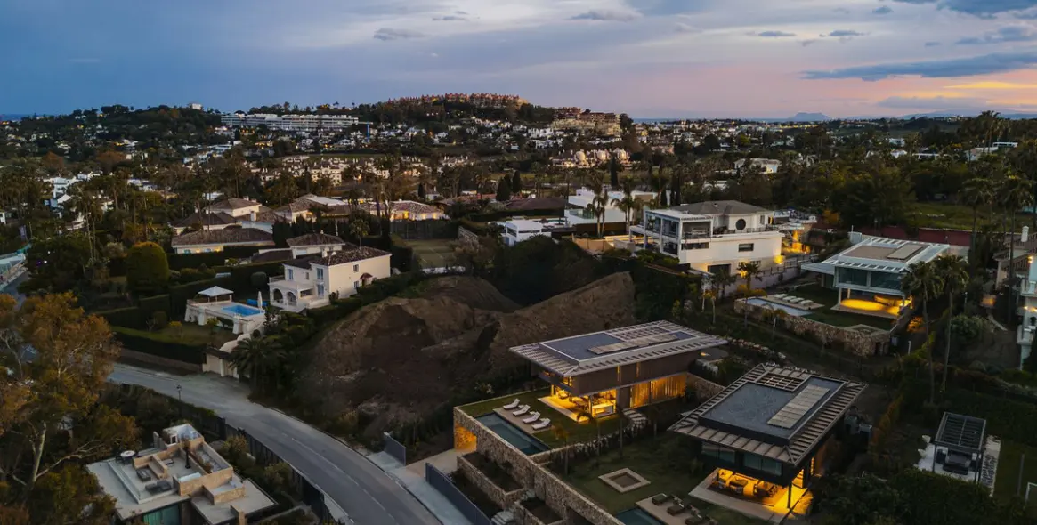 Venta de villa independiente en Nueva Andalucía 27