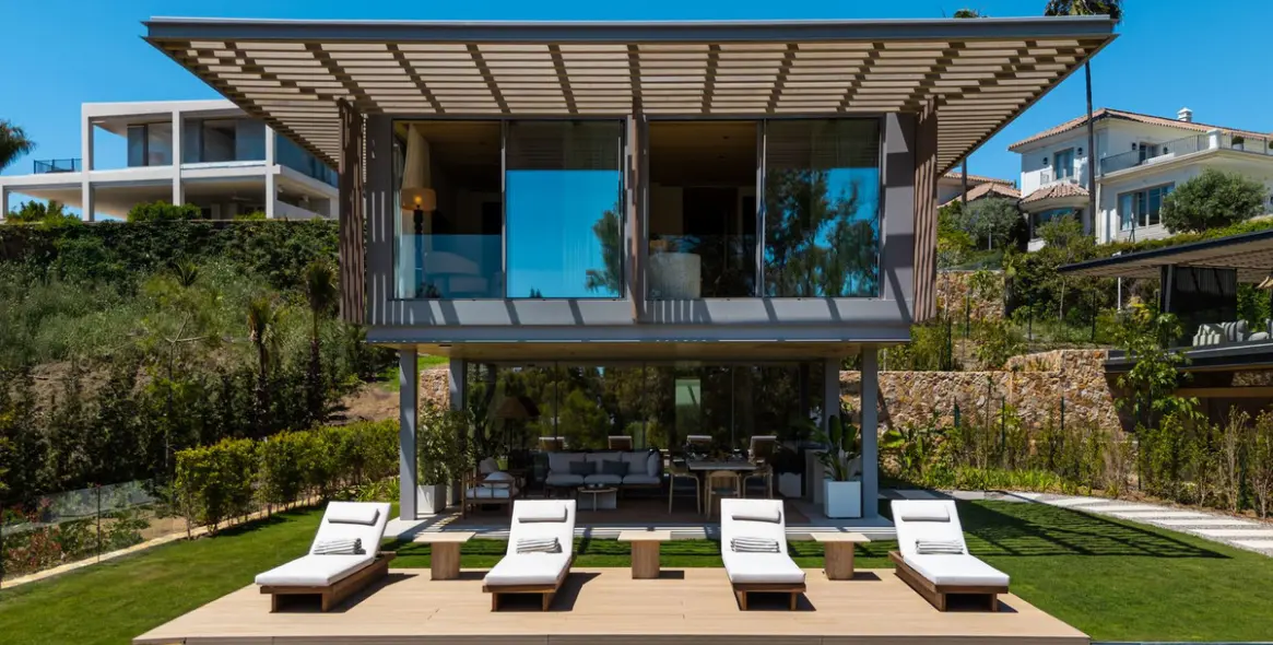 Venta de villa independiente en Nueva Andalucía 28