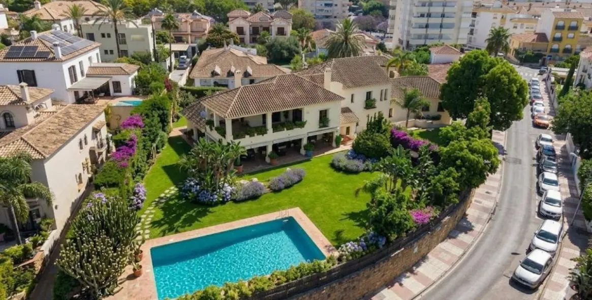 Long-term rent of detached villa in Marbella 1