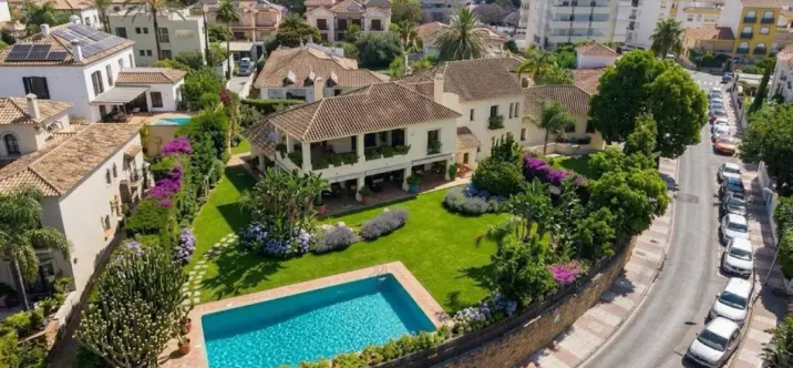 Long-term rent of detached villa in Marbella 0