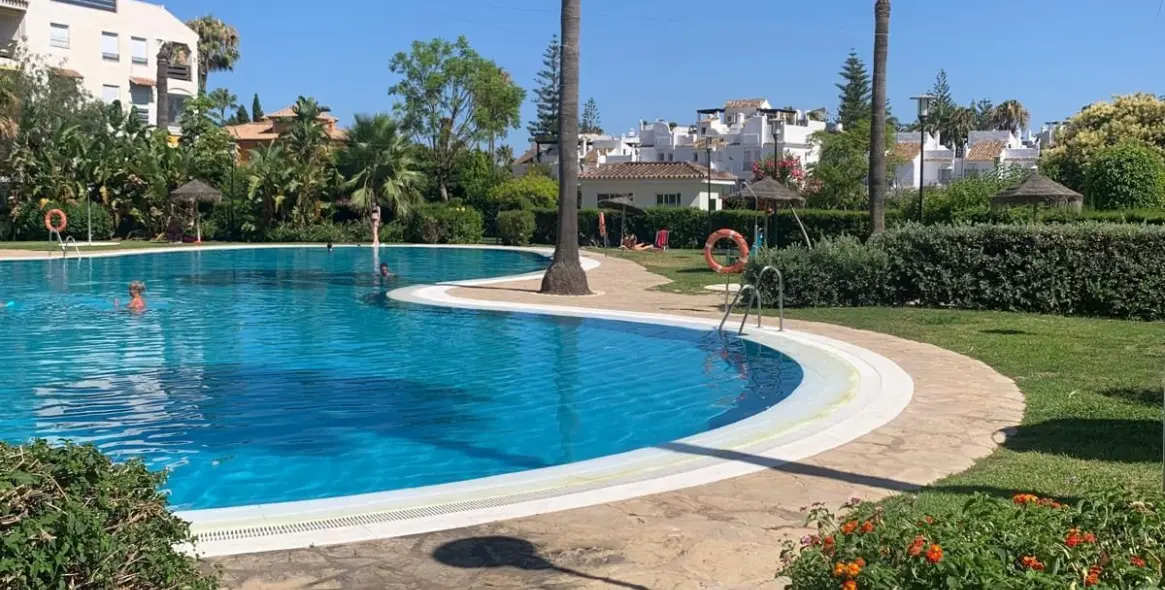 Short-term rent of middle floor apartment in San Pedro de Alcántara 13