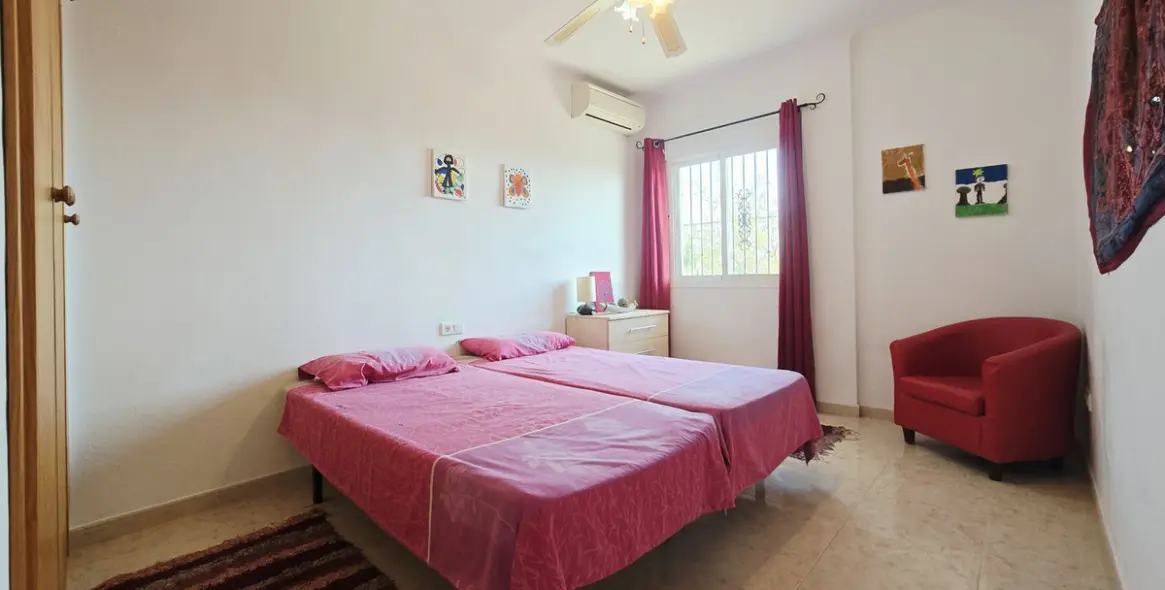 Venta de villa independiente en Alcaucín 22