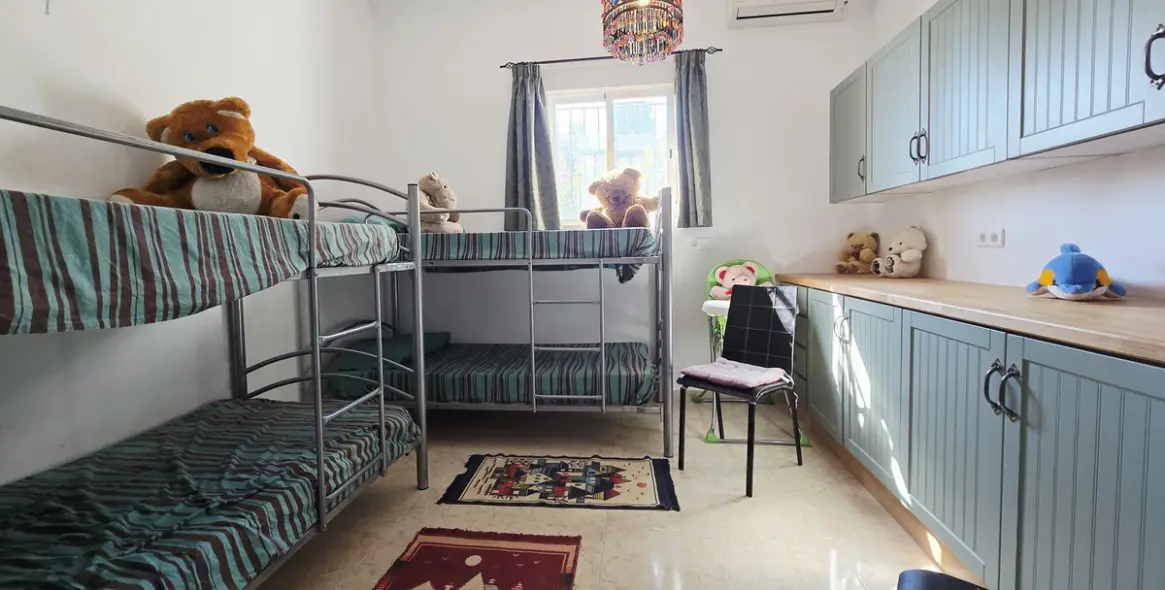 Venta de villa independiente en Alcaucín 25