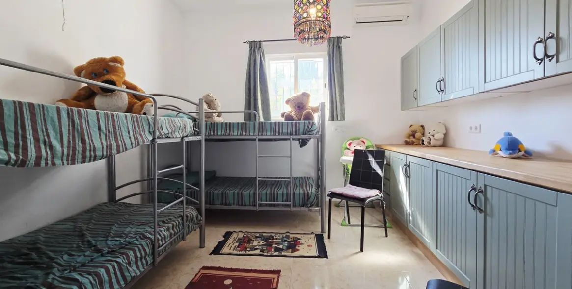 Venta de villa independiente en Alcaucín 26