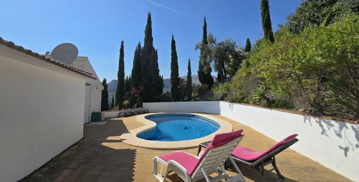 Venta de villa independiente en Alcaucín 32