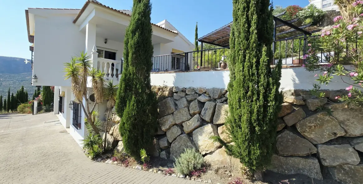 Venta de villa independiente en Alcaucín 35
