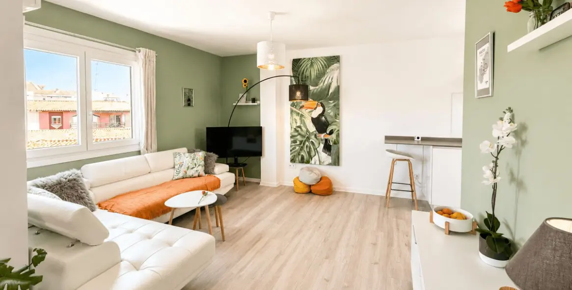Sale of penthouse in Estepona 2