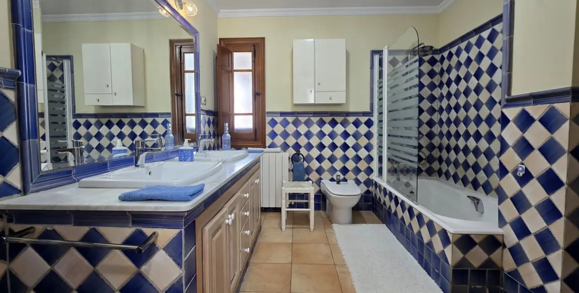 Продажа  отдельно стоящей виллы в Torre del Mar 9