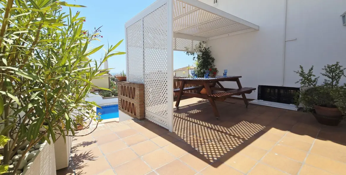 Продажа  отдельно стоящей виллы в Torre del Mar 25