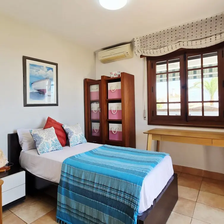 Продажа  отдельно стоящей виллы в Torre del Mar
