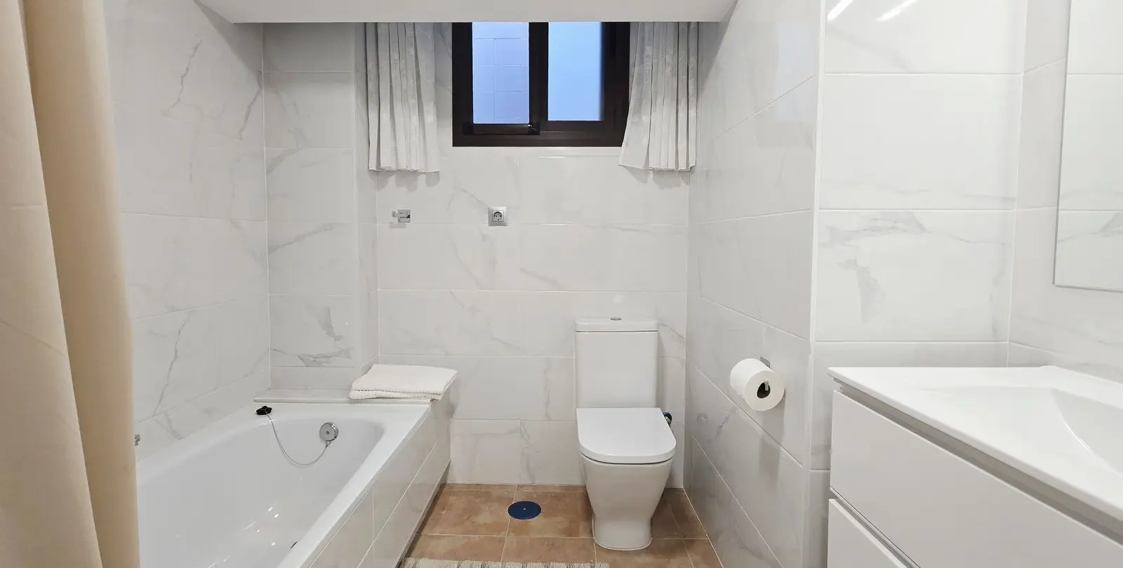 Sale of detached villa in Torre del Mar 41
