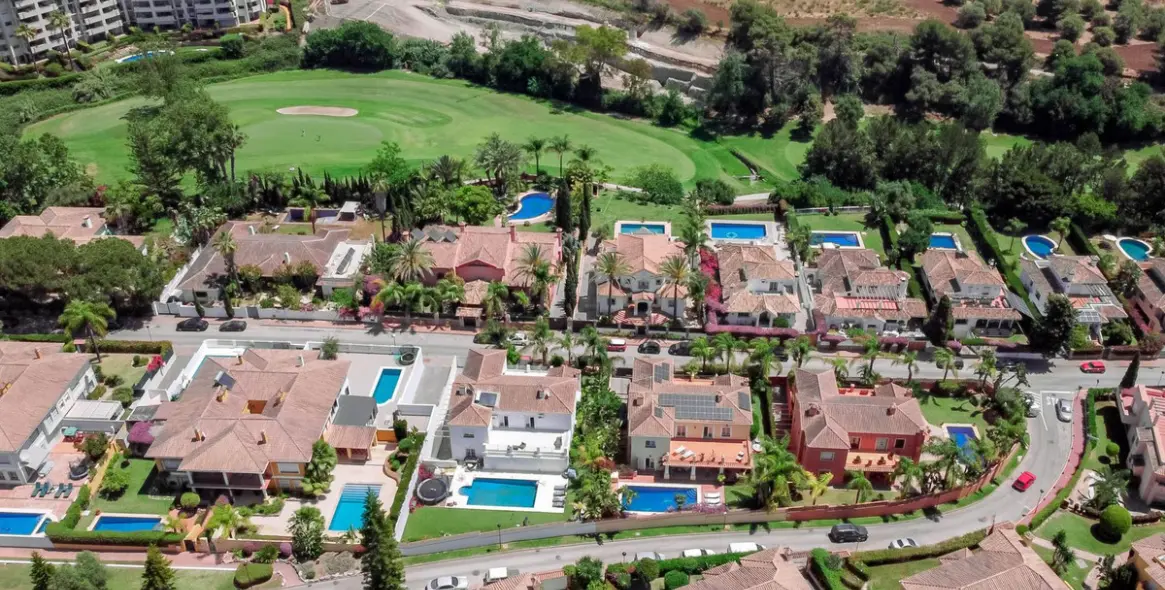 Alquiler a largo plazo de villa independiente en San Pedro de Alcántara 2