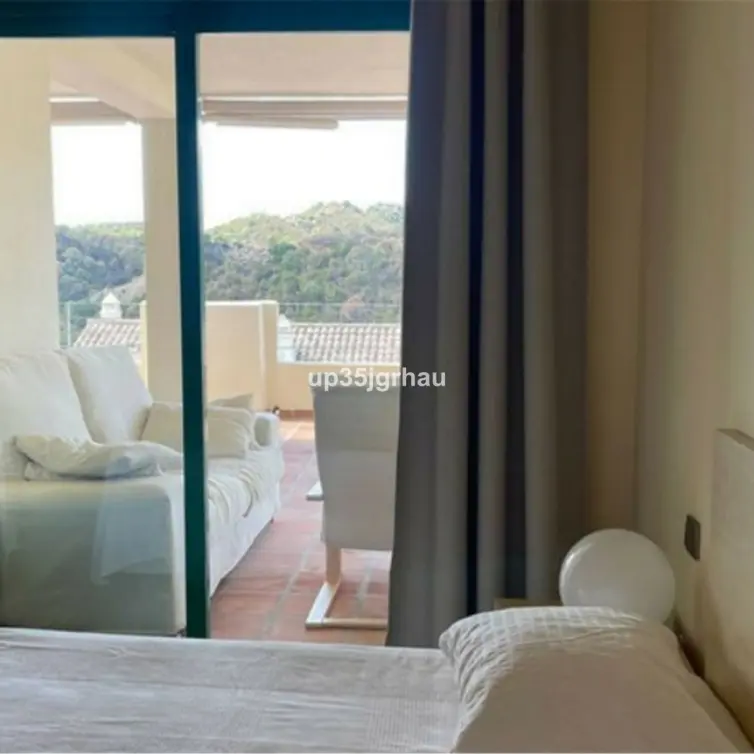 Sale of middle floor apartment in Selwo