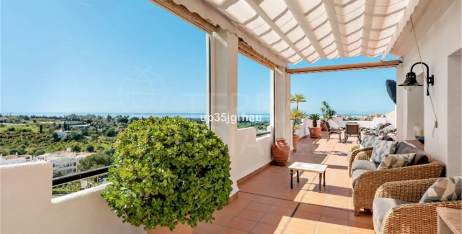 Sale of middle floor apartment in Selwo 15