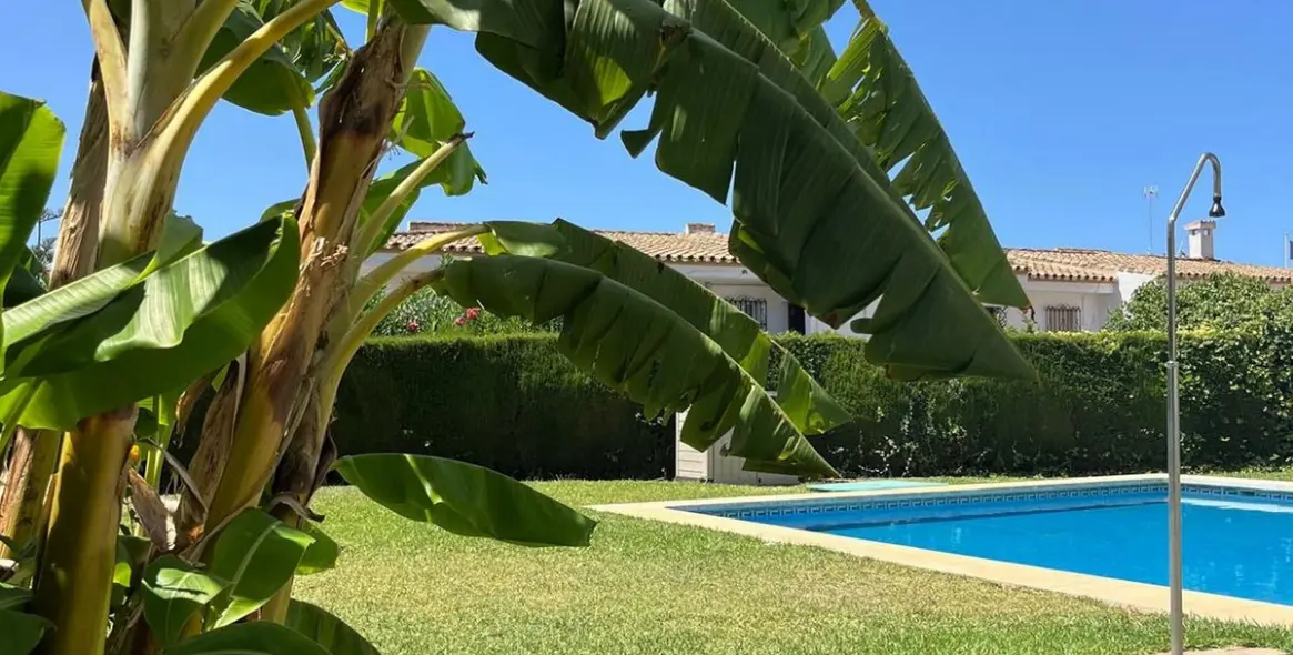 Sale of ground floor apartment in Miraflores 1