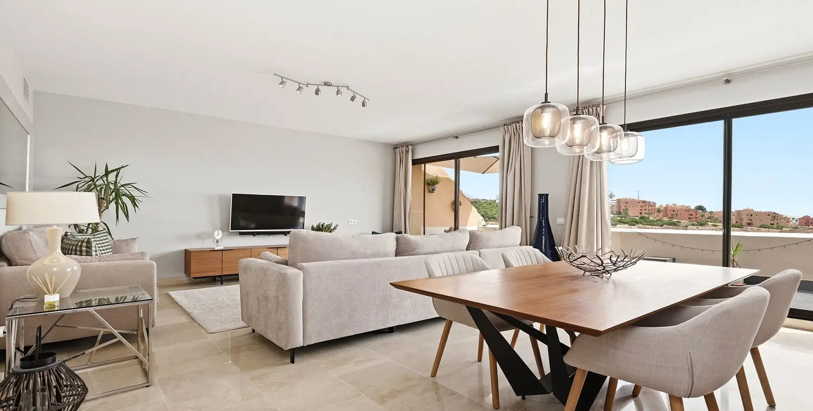 Sale of penthouse in La Duquesa 3