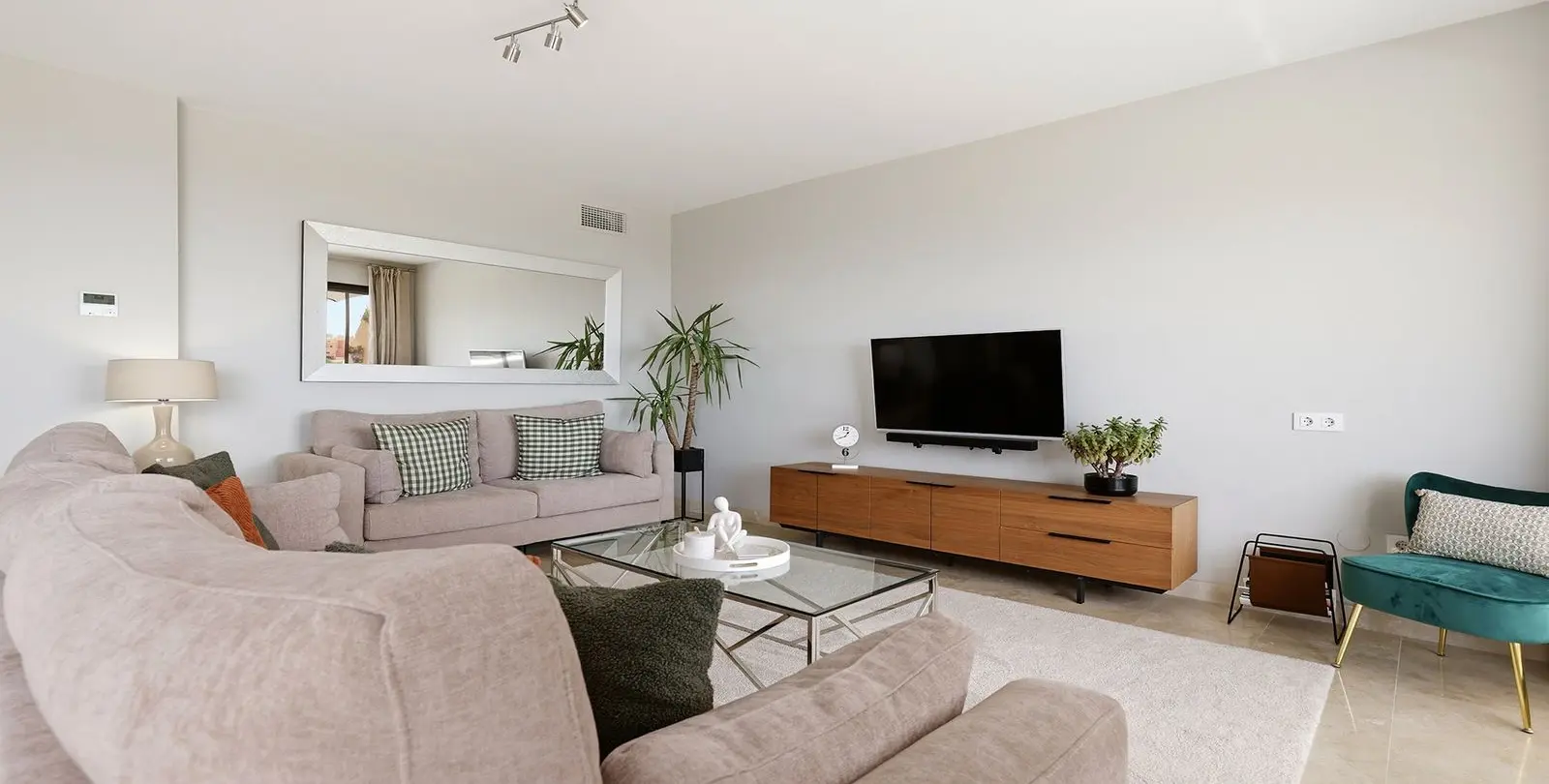 Sale of penthouse in La Duquesa 8