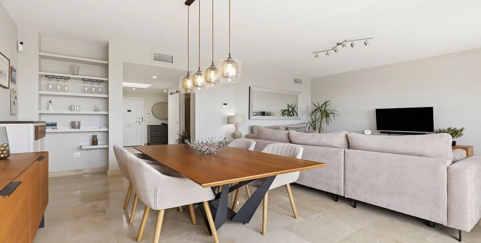 Sale of penthouse in La Duquesa 13